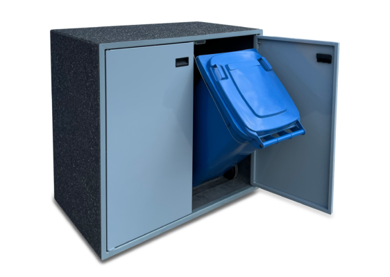 Doppelbox von vorne mit pulverbeschichteten Türen und Rahmen in hellblau eine Tür offen mit Mülltonne
