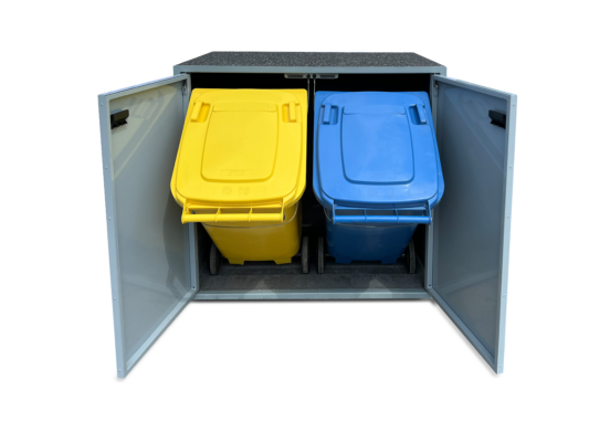 Doppelbox von vorne mit pulverbeschichteten Türen und Rahmen in hellblau beide Türen offen mit Mülltonnen
